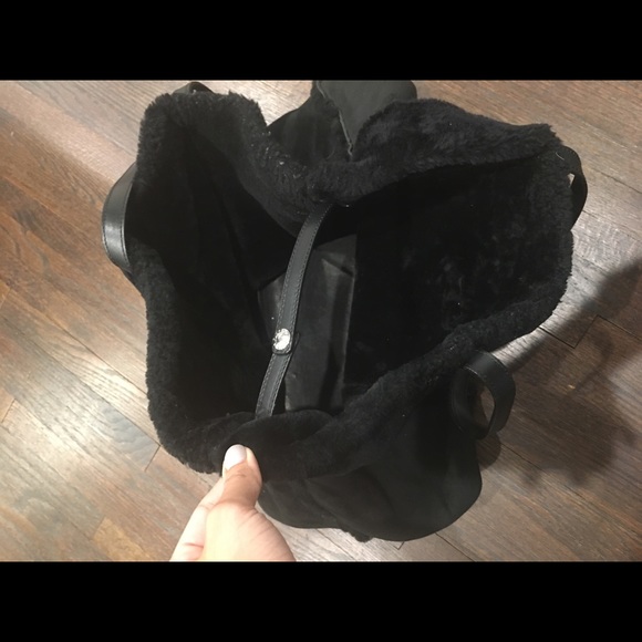 Authentic black shearling Jimmy Choo shoulder bag - Picture 3 of 8